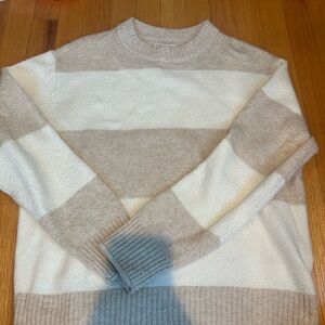 American Eagle Outfitters Tan and Cream Crewneck Sweater